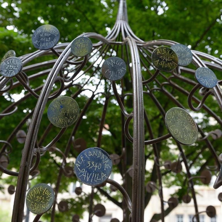 Monument En Hommage Aux Victimes De L'esclavage Sarcelles | Fondation ...